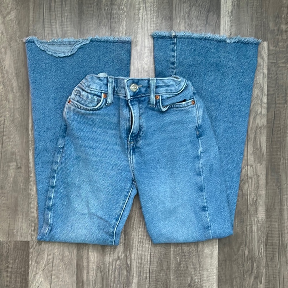 Girls Frayed Flare-Leg Jeans (Kids)